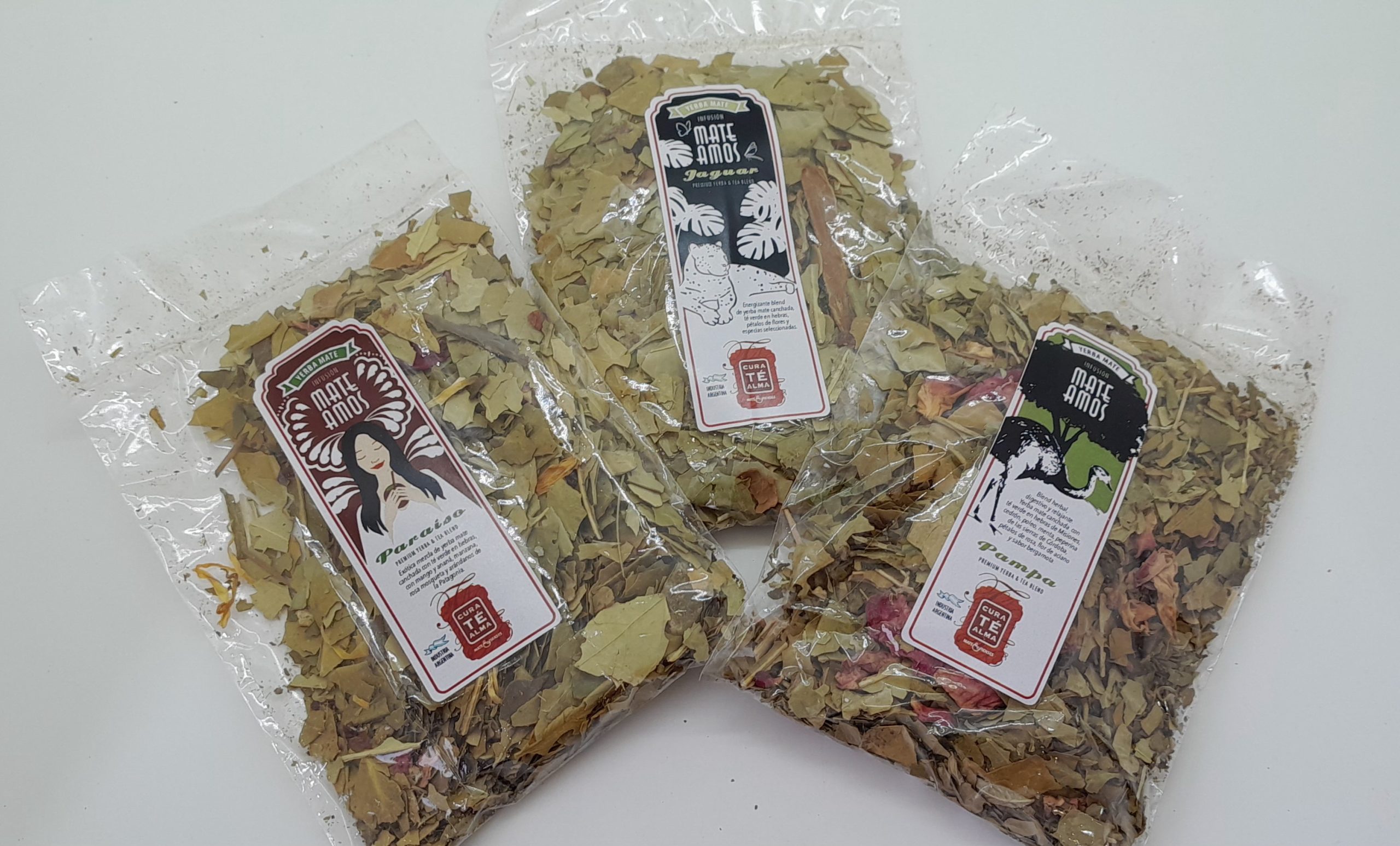 Bolsas 20 grs Blends con Yerba Mate: PAMPA, JAGUAR y PARAISO.